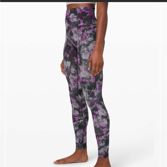 Lululemon align leggings! Great condition. - Picture 3 of 5